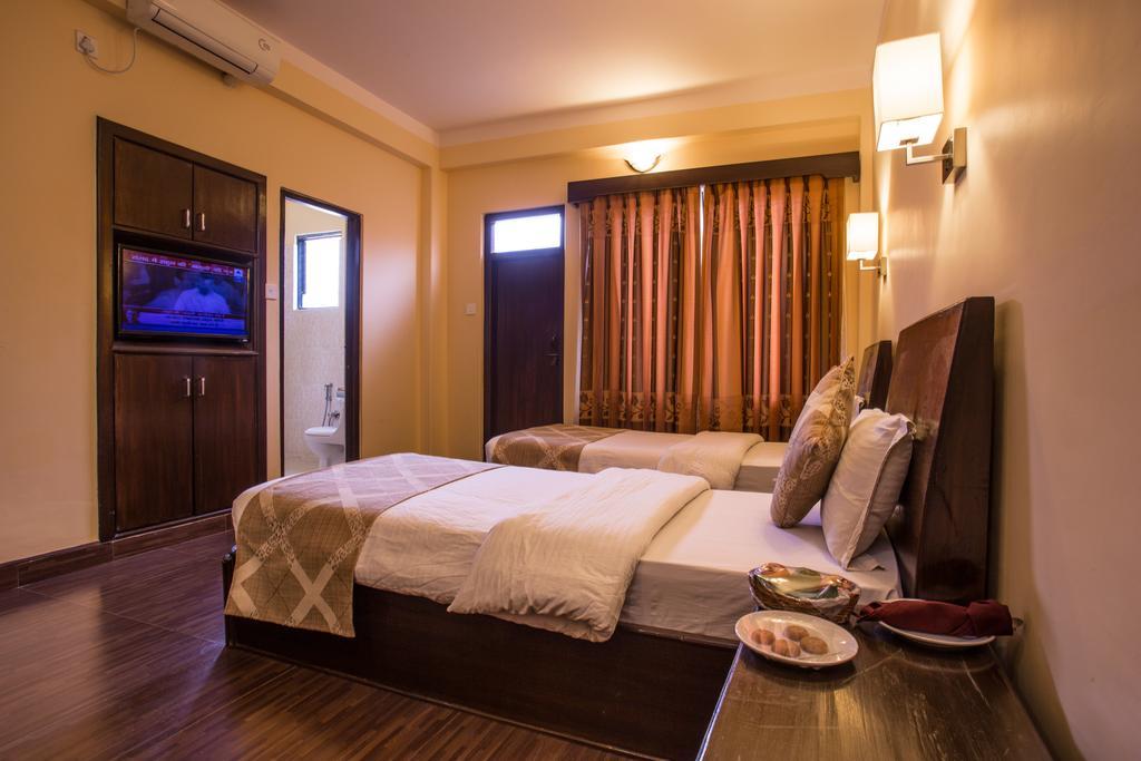 Hotel Peninsula Pokhara Zewnętrze zdjęcie