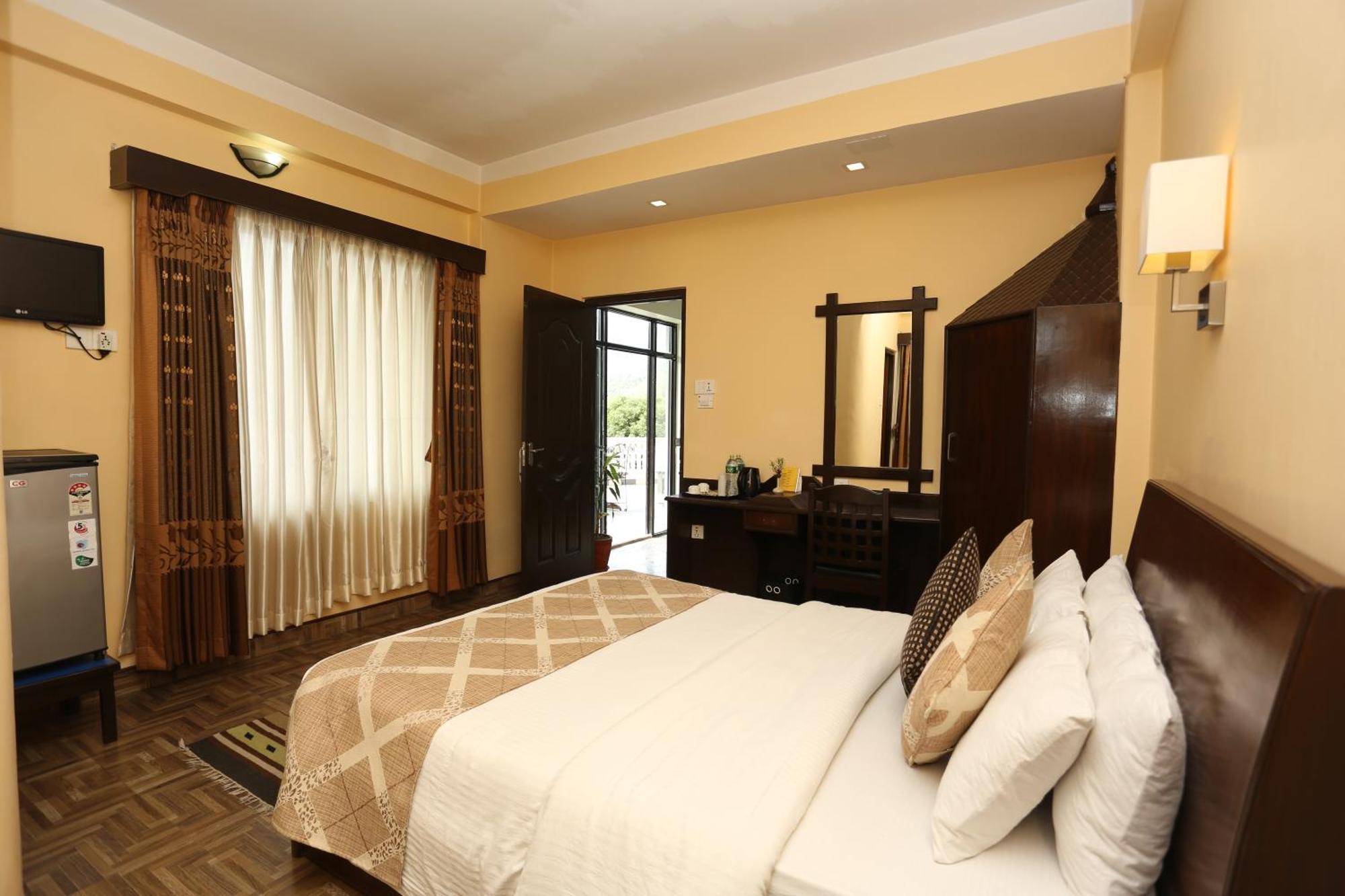 Hotel Peninsula Pokhara Zewnętrze zdjęcie