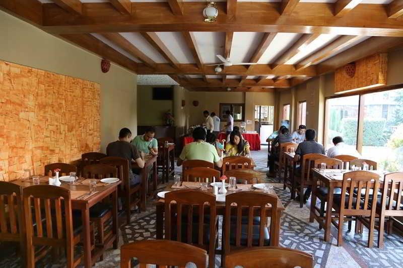 Hotel Peninsula Pokhara Zewnętrze zdjęcie