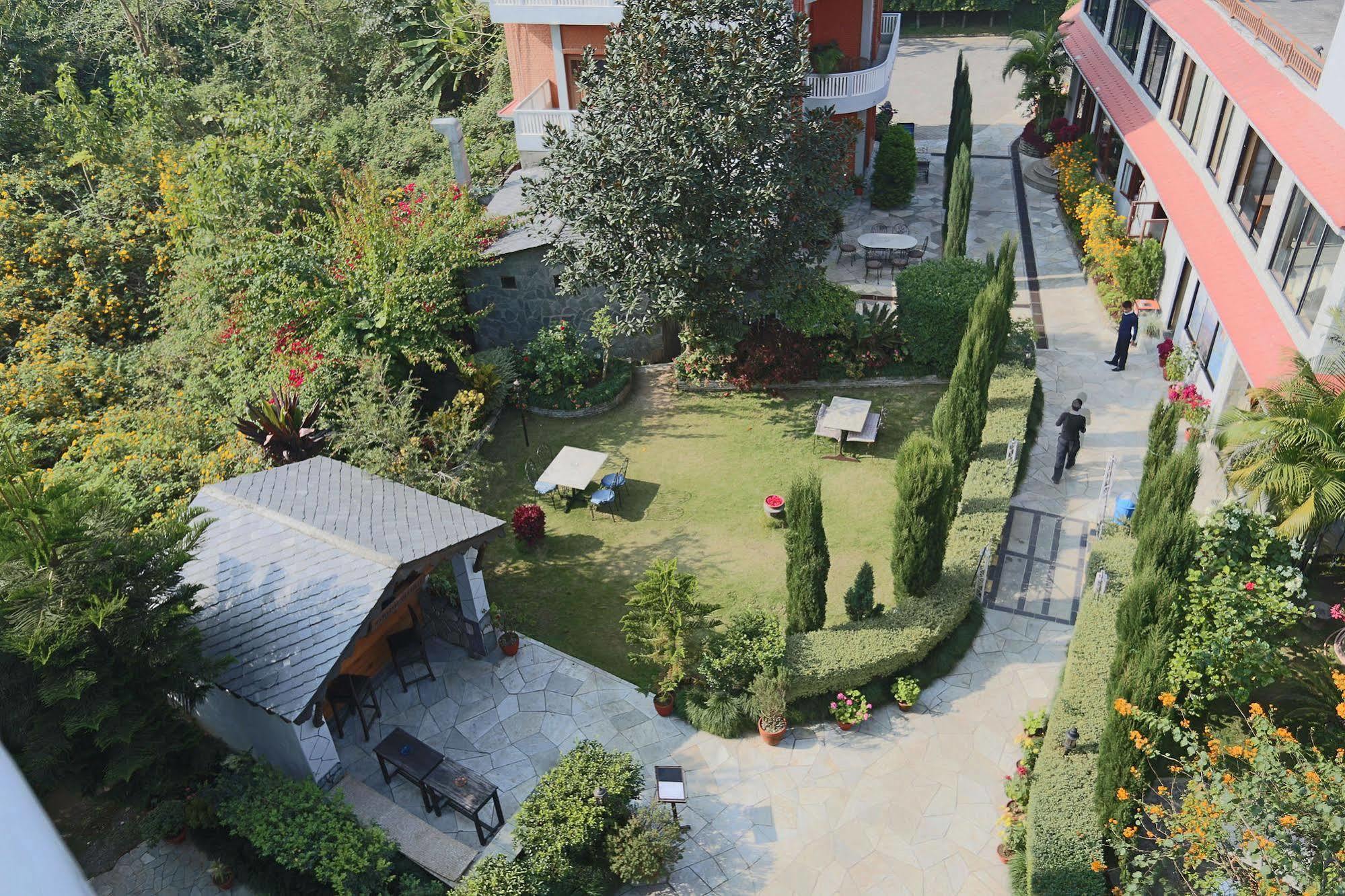 Hotel Peninsula Pokhara Zewnętrze zdjęcie