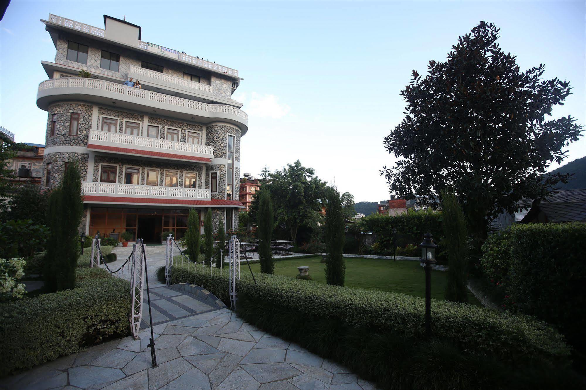 Hotel Peninsula Pokhara Zewnętrze zdjęcie